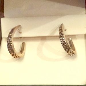Textured hoop earrings